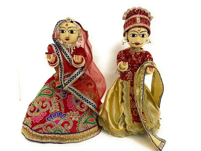 BIKANER GANGAUR IDOL Wood Handmade Isar Gangaur Idol Standard Multicolour 1 Pair 16inch