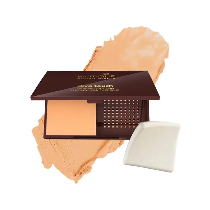 Biotique Natural Makeup Diva Satin Smooth 3-in-1 Compact Makeup, Creamy Oatmeal, 9g