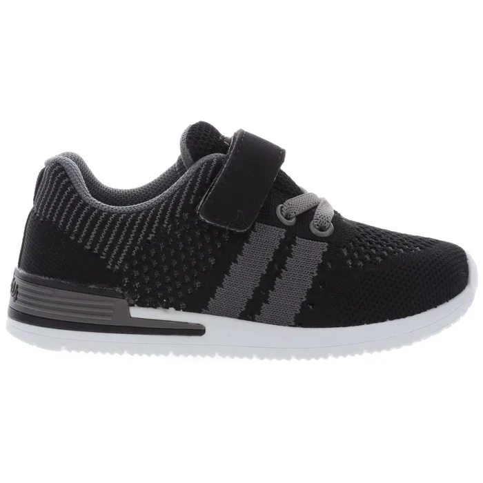BLACK TENNIS SHOE