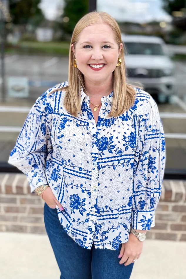 BLUE & WHITE FLORAL PATCH BUTTON TOP