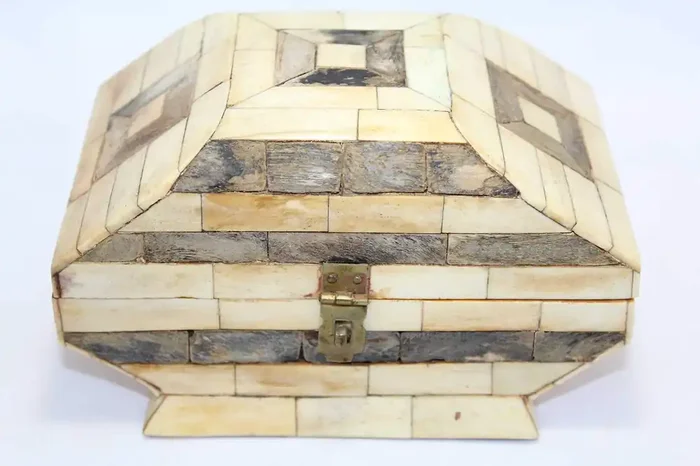 CAMEL BONE ARTICLES Antique Trinket Box Handicraft Handmade Natural Camel Bone on Wood Home Decor C