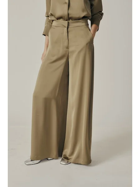 Deluc Iris Pants – Olive
