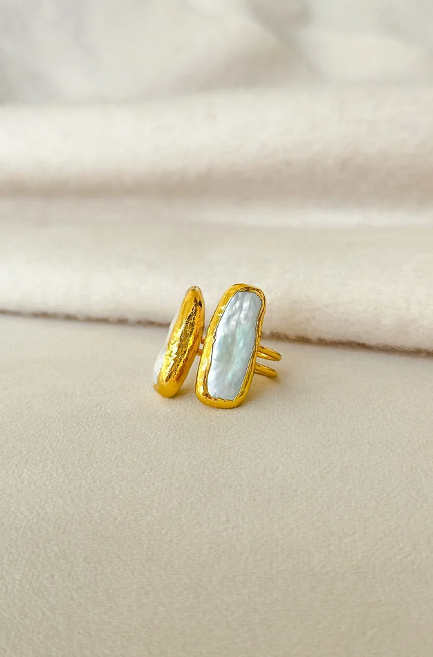 Easton Elle – Double Linear Pearl Ring