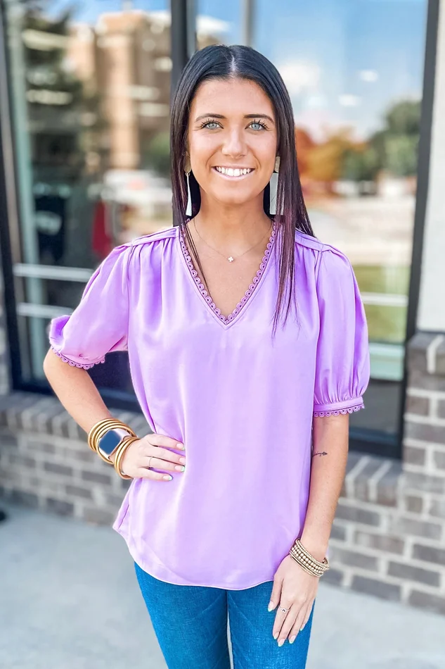 ORCHID SCALLOPED LACE TRIM TOP