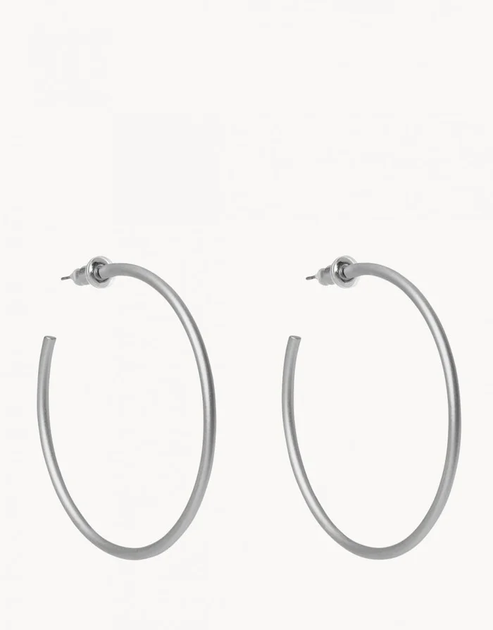 SILVER FINE LINE HOOP EARRINGS