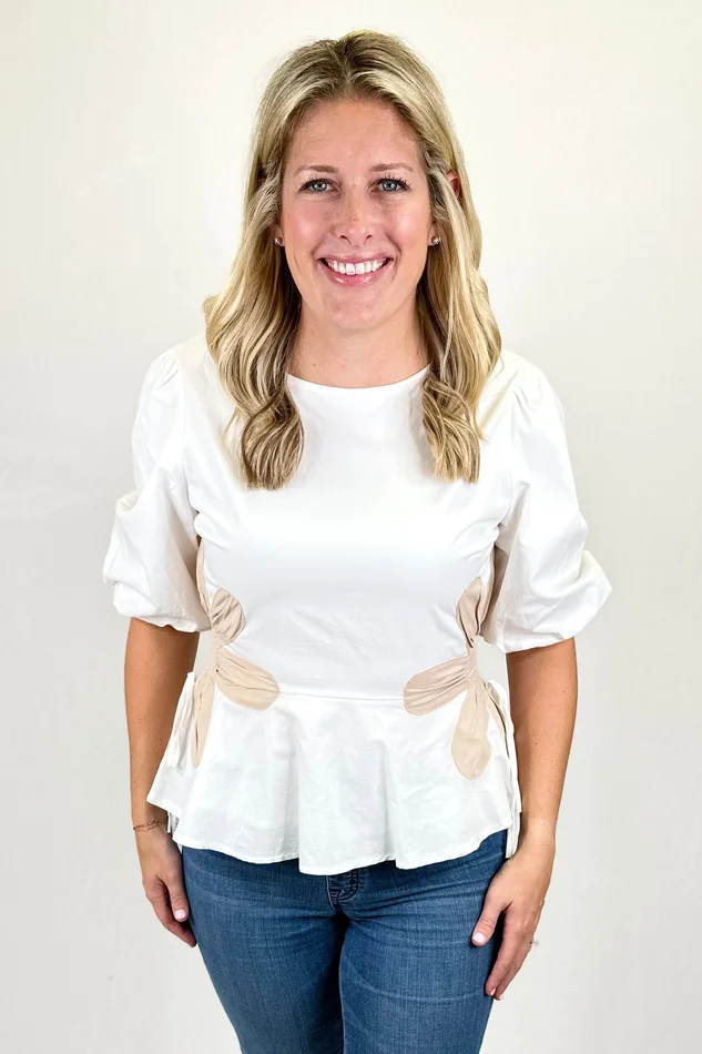 WHITE & TAN SIDE FLOWER TOP